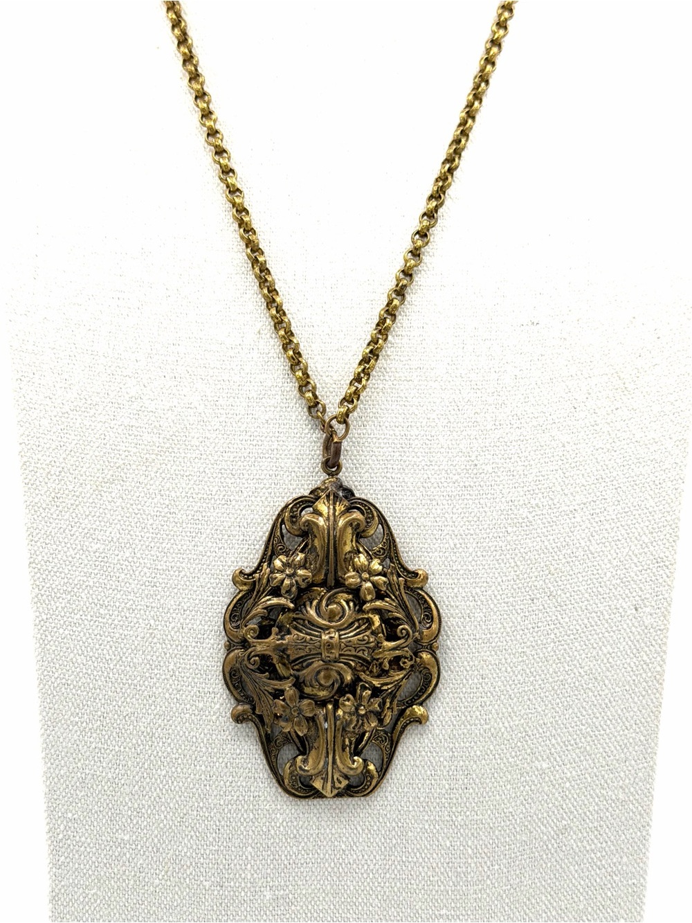 Art Nouveau Vintage Necklace Baroque Revival Elements Wild Rose Details